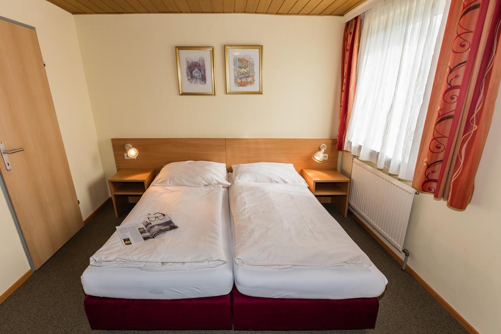 Hotel Denk Bed & Breakfast Vorchdorf Exterior foto